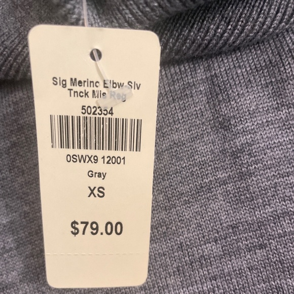 LLbean turtleneck shirt. Never worn with tags - Picture 3 of 4